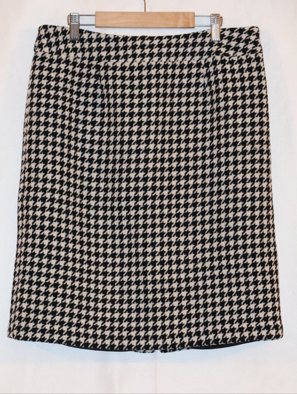 Chadwicks Vintage-Inspired Black & White Houndstooth Tailored Pencil Skirt